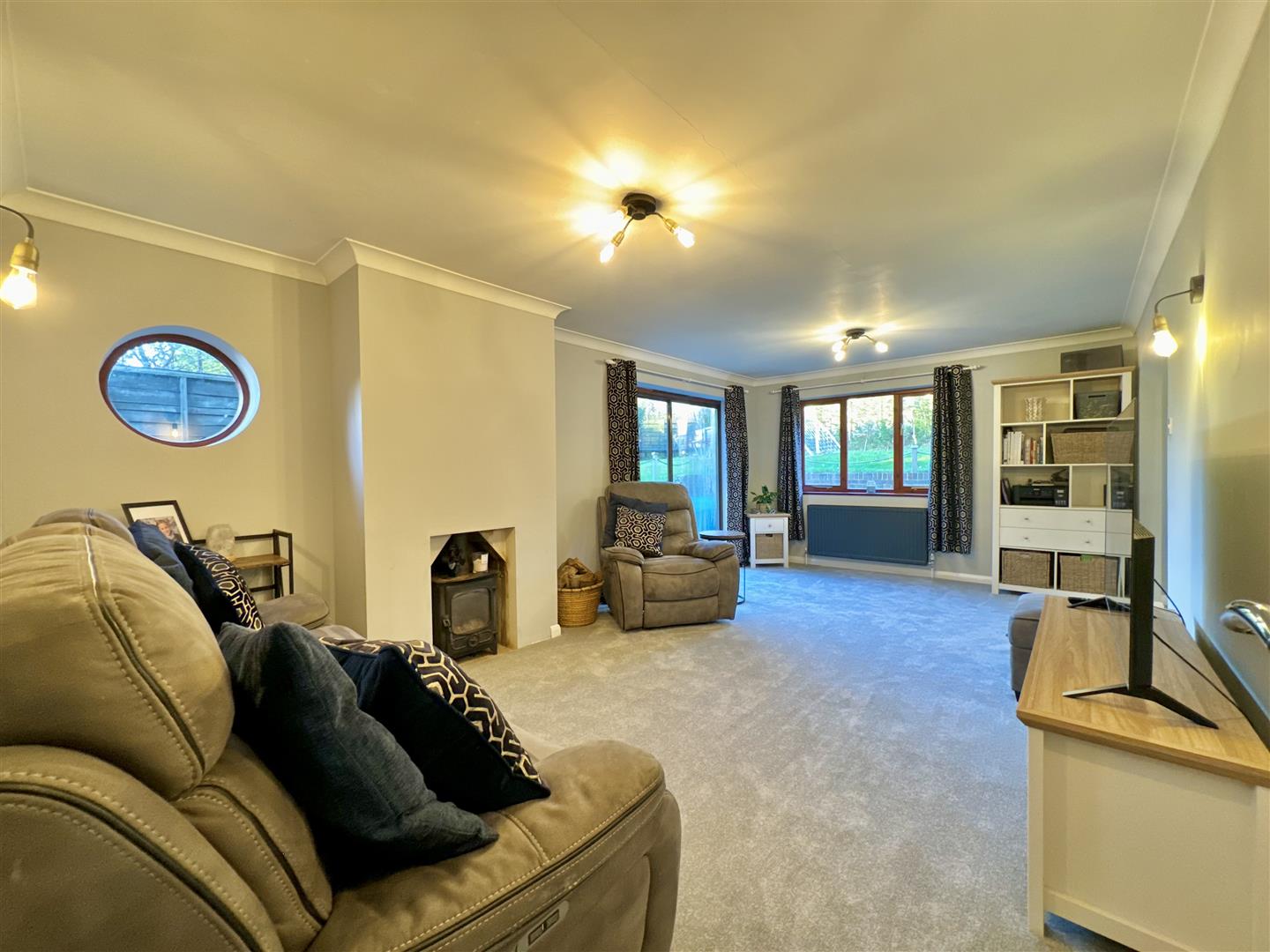 3 bed property in St. Helens Down, Hastings